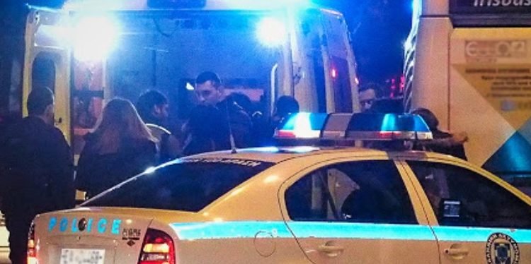 Alldaynews.gr Υπόθεση Θρίλερ: Μαχαιρώθηκε 52χρονος στο λαιμό-Το έσκασε από ΕΚΑΒ και Αστυνομία