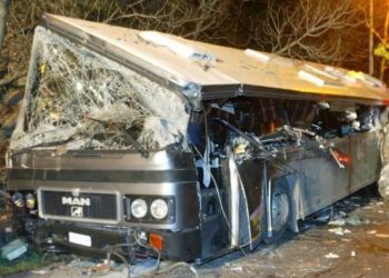 Τέμπη πούλμαν λεωφορείο poulman_tempi