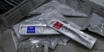 Στα φαρμακεία από σήμερα τα δωρεάν self test-Η πλατφόρμα και η διαδικασία[Βίντεο με Οδηγίες]