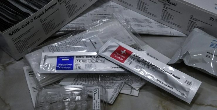 Στα φαρμακεία από σήμερα τα δωρεάν self test-Η πλατφόρμα και η διαδικασία[Βίντεο με Οδηγίες]