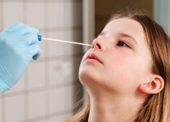 Μακρή: Self test τουλάχιστον 24 ώρες πριν την προσέλευση στο σχολείο για τους μαθητές