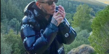 Ο Snik μαλώνει σε γείτονά του-«Μου έχεις ζαλίσει τα α@@@@@@»![video]