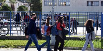 Alldaynews.gr Self test: Θετικοί 408 μαθητές και εκπαιδευτικοί – Πώς θα γίνει το άνοιγμα των σχολείων