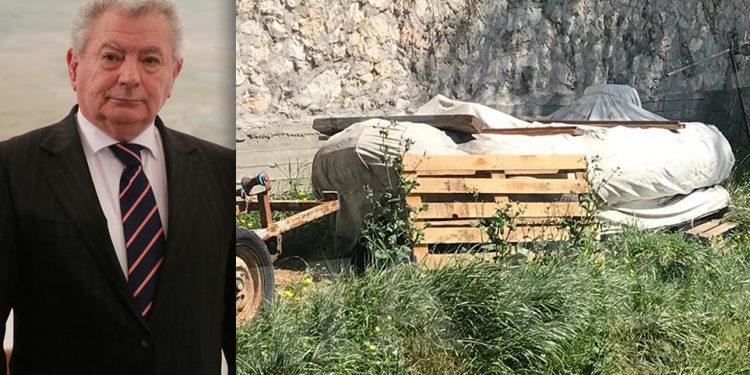 Alldaynews.gr Πέταξαν σε οικόπεδο τη βάρκα του Σήφη Βαλυράκη και μαζί τα όποια αποδεικτικά στοιχεία