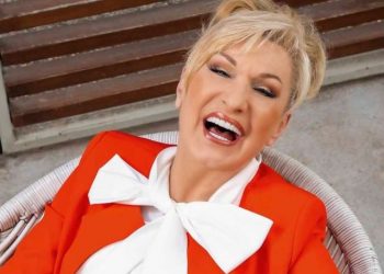 Σόφη Ζαννίνου: “Βεβαίως και με φλερτάρουν νεότεροι! Ξέρεις σε πόσους αρέσουν οι αντίκες;”