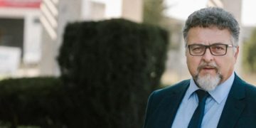 Alldaynews.gr Ο γιατρός Στέλιος Κούτσιας θύμα του τραγικού δυστυχήματος σε κλινική-Καταπλακώθηκε από αναβατόριο
