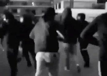 Βίντεο σοκ από άγριο ξύλο μεταξύ οπαδών στη Θεσσαλονίκη