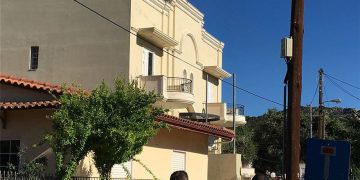 Alldaynews.gr Το βρέφος ούρλιαζε πάνω στη νεκρή Καρολάιν και προσπαθούσε να την ξυπνήσει-Μαρτυρίες Σοκ των Αστυνομικών