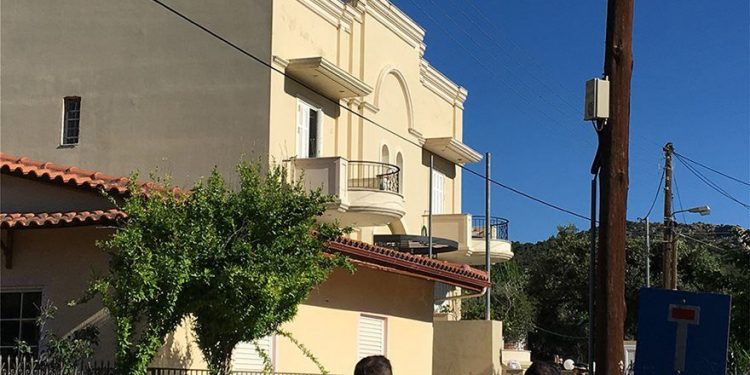 Alldaynews.gr Το βρέφος ούρλιαζε πάνω στη νεκρή Καρολάιν και προσπαθούσε να την ξυπνήσει-Μαρτυρίες Σοκ των Αστυνομικών
