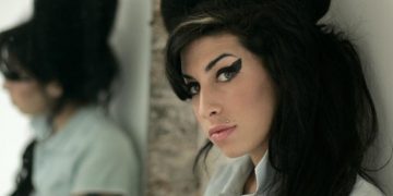 Alldaynews.gr Amy Winehouse: Την έσερναν μεθυσμένη και άρρωστη να κάνει περιοδεία