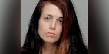 Alldaynews.gr 33χρονη βοηθός δασκάλα έκανε σ3ξ με 12χρονο μαθητή στο σπίτι της