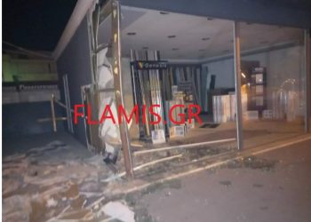 Νέα τραγωδία: Μηχανή «καρφώθηκε» σε τζαμαρία καταστήματος με πλακάκια – Τον έβγαλαν νεκρό (pics)