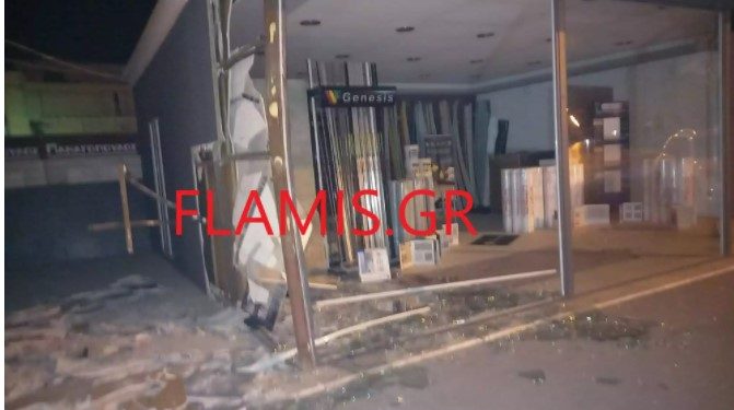 Alldaynews.gr Νέα τραγωδία: Μηχανή «καρφώθηκε» σε τζαμαρία καταστήματος με πλακάκια – Τον έβγαλαν νεκρό (pics)