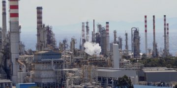 Alldaynews.gr ΕΚΤΑΚΤΟ! Φωτιά στο διυλιστήριο της Motor Oil