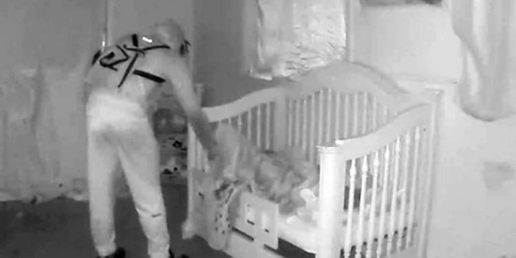 Alldaynews.gr Συγκλονιστικό βίντεο: Η στιγμή που άγνωστος αρπάζει  4χρονο αγόρι και το μαχαιρώνει μέχρι θανάτου