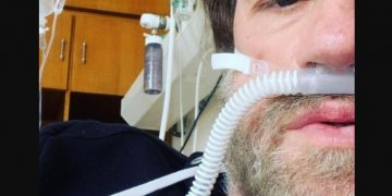 Κώστας Σπυρόπουλος: Σοκάρουν οι φωτογραφίες από τη μάχη του με τον κορονοϊό