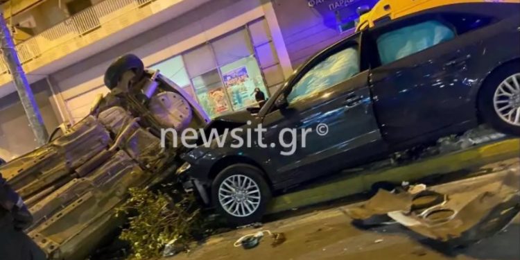 Σοκαριστικό τροχαίο στο Περιστέρι-Δίνει μάχη για τη ζωή του  21χρονος Ειδικός Φρουρός[Σκληρές Εικόνες]