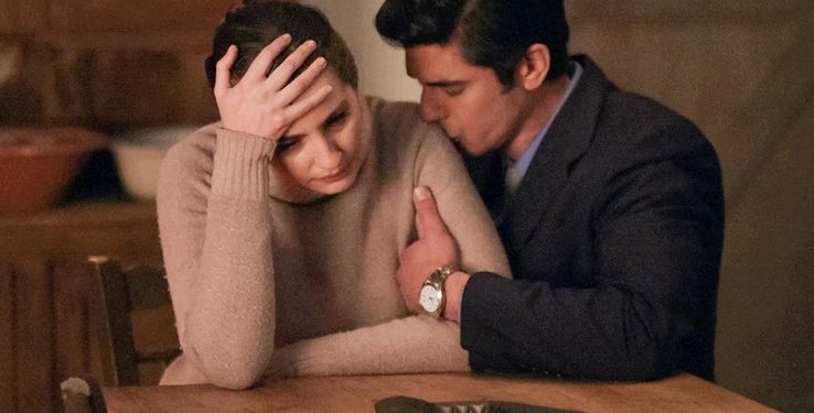 Άγριες Μέλισσες: H Ελένη διστάζει να μοιραστεί τους φόβους της με τον Λάμπρο