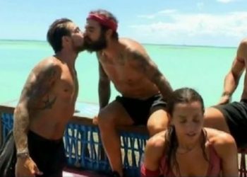 Ξέφυγαν στο Survivor: Φιλήθηκαν στο στόμα δύο φορές Τριαντάφυλλος – Ηλίας[video]