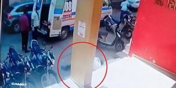 Alldaynews.gr Ινδία: Εικόνες σοκ με το φιλί της ζωής σε ασθενείς με κορονοϊό και νοσηλευτές να παθαίνουν ανακοπή