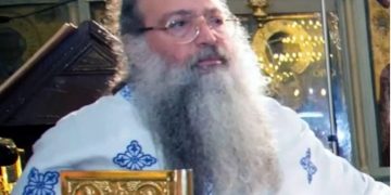 Alldaynews.gr Θεσσαλονίκη: Πέθανε απο κορονοϊό ο ιερέας που ήταν αρνητής του-Συνωστισμός στην κηδεία του