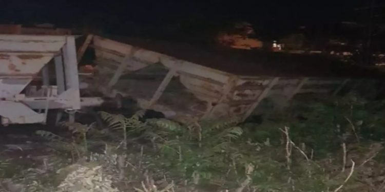 Σοκαριστικό ατύχημα στη Λάρισα: Βαγόνι βγήκε εκτός γραμμής[photos]