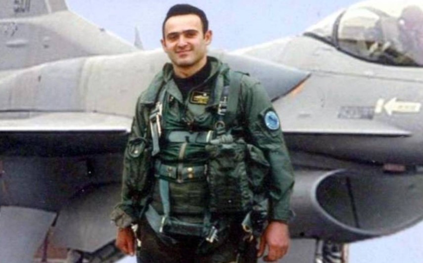 Σαν Σήμερα 2006: Έγινε "Αθάνατος" ο Σμηναγός Κώστας Ηλιάκης-15 χρόνια από το θάνατο του ήρωα της ΠΑ