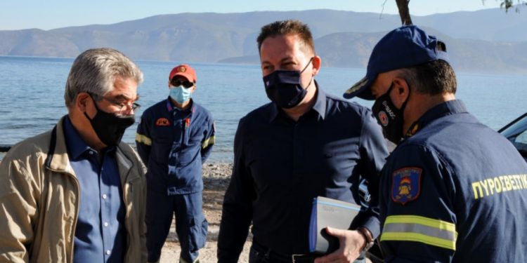 Alldaynews.gr Αυτοψία στο Αλεποχώρι-Πέτσας: Άμεσα 600 ευρώ στους πληγέντες και έως 6.000 ευρώ για οικοσκευές