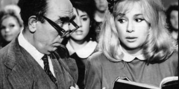 Alldaynews.gr Χτυποκάρδια στο θρανίο: Το σκηνοθετικό λάθος της ταινίας που δεν κατάλαβε κανείς