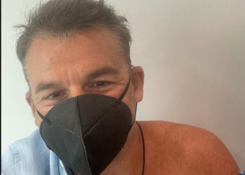 Γιώργος Λιάγκας: Την ώρα που μπήκα να εμβολιαστώ, έβγαζαν τέσσερις σηκωτή μια γυναίκα[video]