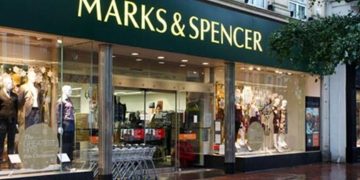 Alldaynews.gr “Σκοτώνει” τα αποθέματά της η Marks & Spencer