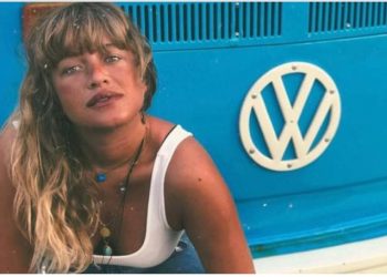 Καλλιμάρμαρο: Μηχανή παρέσυρε ποδηλάτισσα και την εκσφενδόνισε στα 10 μετρά[Σκληρή Εικόνα]