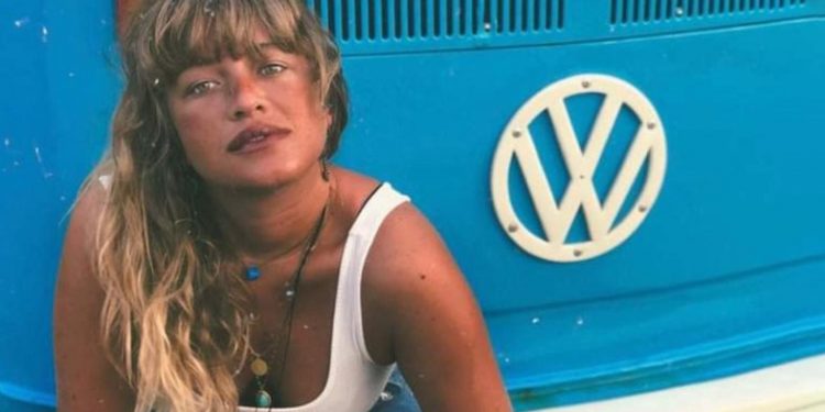 Καλλιμάρμαρο: Μηχανή παρέσυρε ποδηλάτισσα και την εκσφενδόνισε στα 10 μετρά[Σκληρή Εικόνα]