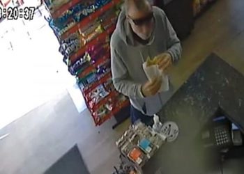 Θεσσαλονίκη: Άγνωστος προσπάθησε να βάλει 16χρονη στο αυτοκίνητό του – Κάμερες κατέγραψαν το πρόσωπό του