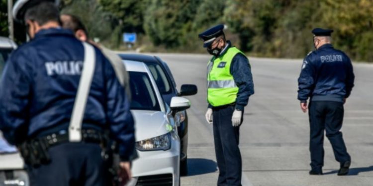 Λάρισα: Έκαναν αλκοτέστ σε 37χρονο και «Έσπασε» το κοντέρ του  αλκοολόμετρου