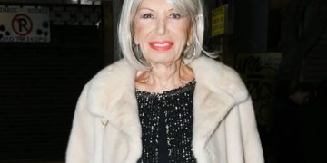 Alldaynews.gr Ρίκα Διαλυνά: «O Άγιος Δημήτριος με έσωσε από την εντατική»