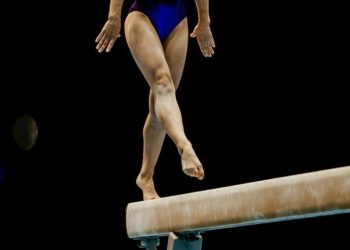 Βασανιστήρια στην ενόργανη: Σφαλιάρες στο πρόσωπο, σπαγκάτο στην παλάμη του προπονητή