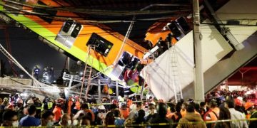 Alldaynews.gr Πολύνεκρη Τραγωδία στο Μεξικό: Η στιγμή που γέφυρα καταρρέει και τρένο πέφτει σε αυτοκινητόδρομο! Βίντεο-σοκ!