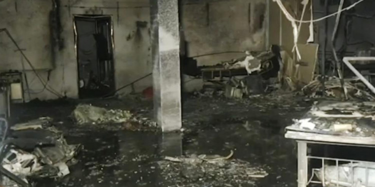 Ινδία: Κάηκαν ζωντανοί σε ΜΕΘ! – Εικόνες φρίκης σε νοσοκομείο (vid)