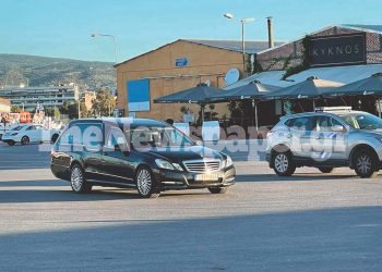 Γλυκά Νερά: Θρήνος στο λιμάνι του Βόλου για την Καρολάιν – Τραγική φιγούρα η μητέρα της (video)