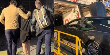 Σπαραγμός: Την ώρα που η χαροκαμένη Μάνα μπαίνει στο πλοίο μαζί με το φέρετρο της Καρολάιν[Φωτογραφίες]