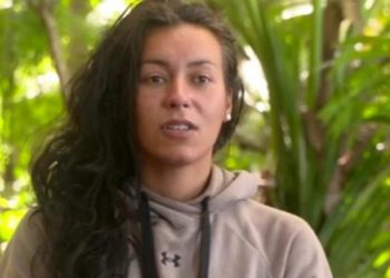 Η Μαριάνθη Κάσδαγλη “αδειάζει” τον Γιώργο Κόρομι