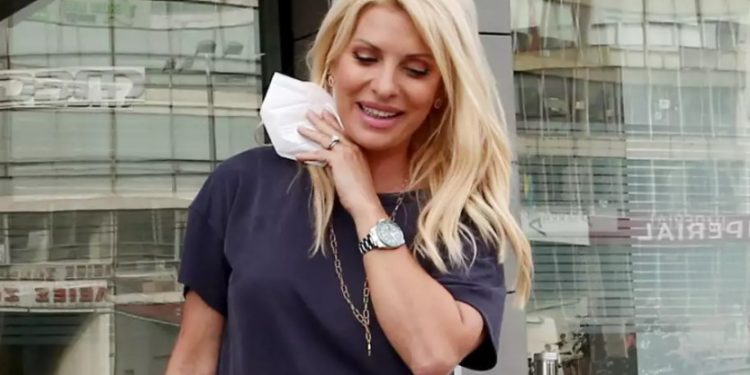 Alldaynews.gr Ελένη Μενεγάκη: Αποκάλυψε τυχαία ότι έκανε το εμβόλιο του κορονοϊού