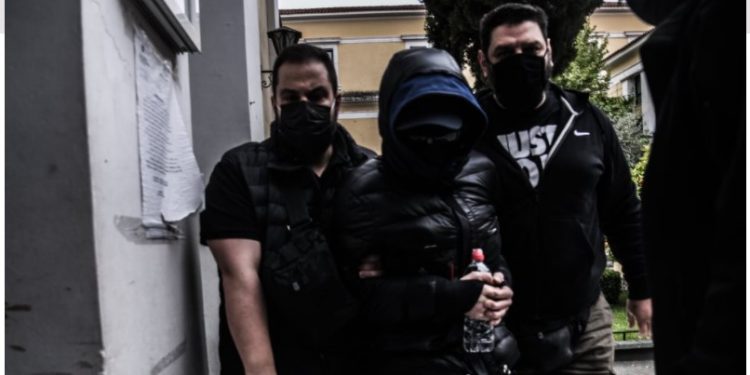 Alldaynews.gr Πάσχα στον Κορυδαλλό ο Μένιος Φουρθιώτης