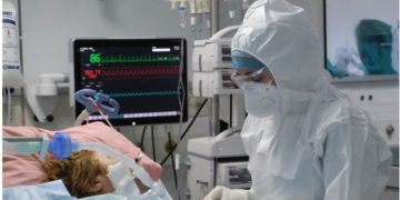 Alldaynews.gr Λαμία-Απίστευτο συμβάν: Θήκη δοντιού σφηνώθηκε στον πνεύμονα ασθενή κατά τη διασωλήνωση