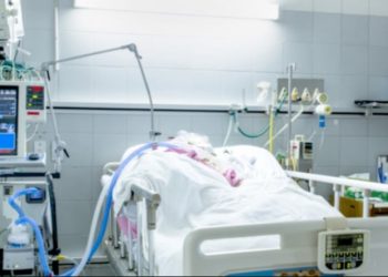 Κρίσιμες ώρες για 18χρονο κορίτσι- Έπεσε από ταράτσα βίλας στη Ρόδο