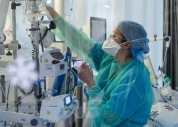 Alldaynews.gr Δύσκολες ώρες για την 34χρονη κοπέλα-Χτες το βράδυ χειρουργήθηκε στον εγκέφαλο