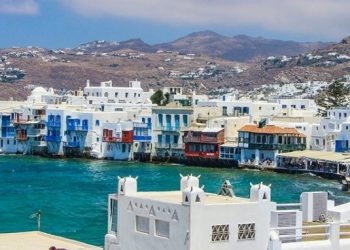 Μύκονος: 18,5 ευρώ για έναν καφέ, μία σοκολάτα κι ένα μπουκάλι νερό – Δείτε την απόδειξη