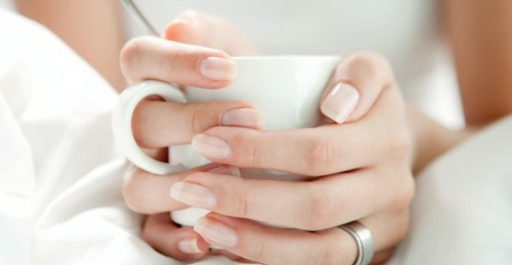 Σπάνιο σύμπτωμα στα νύχια δείχνει ότι ίσως έχετε περάσει κορονοϊό[photo]