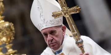 Alldaynews.gr Σε ποιον «ανήκει» το σώμα ενός Πάπα μετά το θάνατό του-Γιατί δεν μπορεί να γίνει δωρητής οργάνων